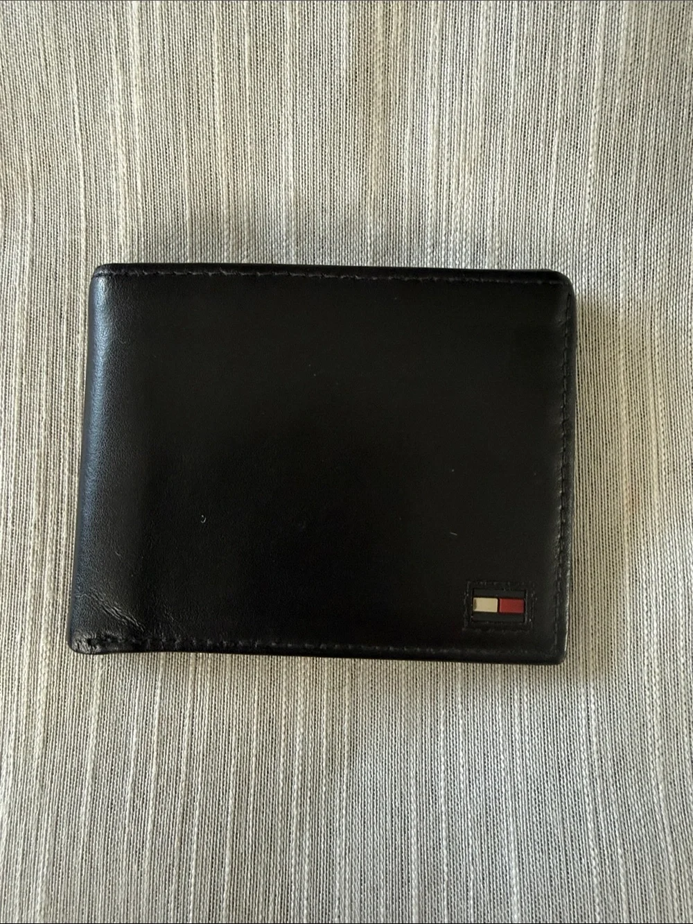 Tommy Hilfiger Black Leather Wallet with Flag Accent